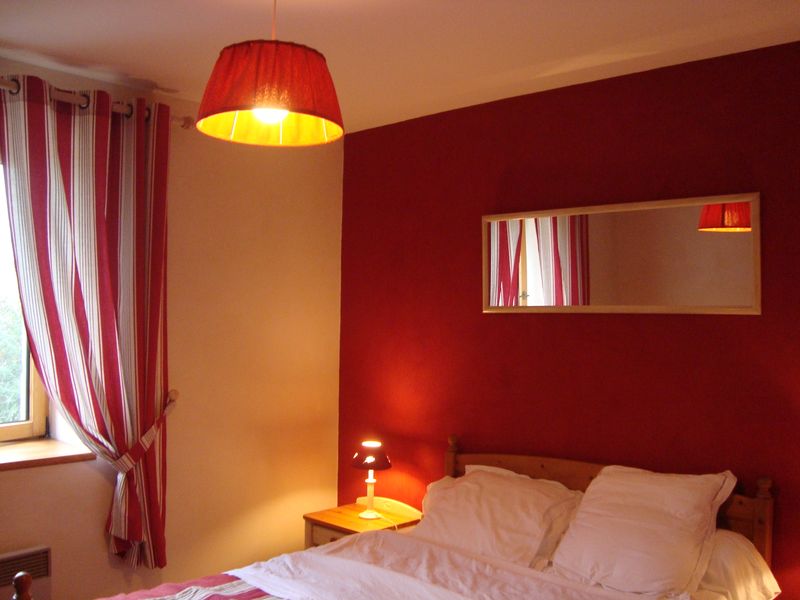 Peinture chambre gris et rouge – sariva.net Chambre design bicolore gris